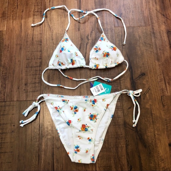 Agua Doce Cheeky Brazilian Bikini set small floral - Picture 1 of 9
